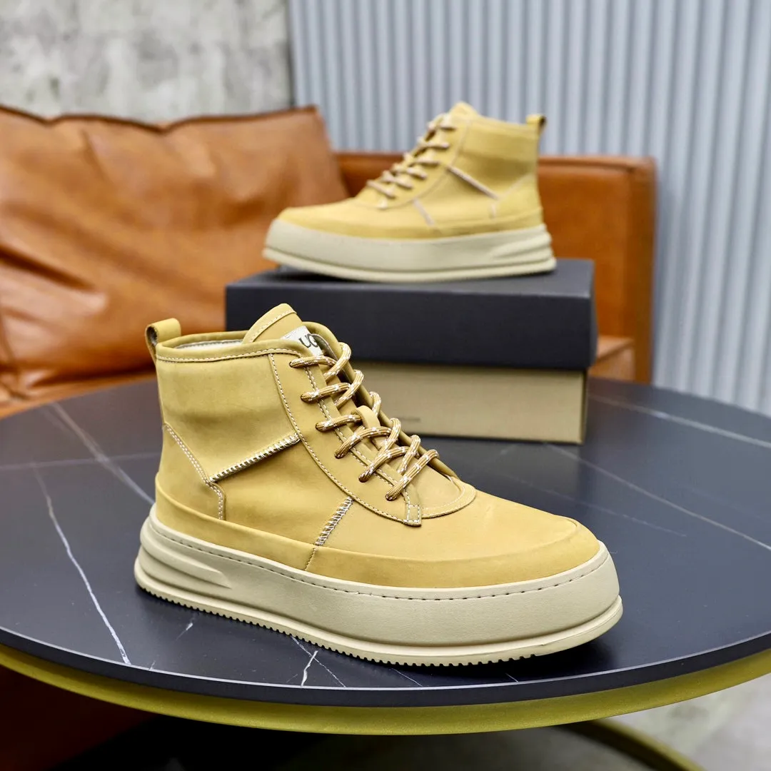 Ex-factory price: 640💰Thick wool imported from Australia Brand: UGG genuine purchasing agent Size: 38-44 Grade: Official website 1:1 Material: First layer of genuine leather waterproof and antifreeze upper Real wool lining Original non-slip soft wear-resistant outsole Style category: Men's casual shoes Trendy style Comfortable on the feet Color: Official website color synchronization